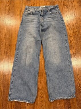 Pull & Bear straight leg baggy  Light Wash Jeans size 4